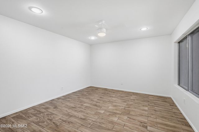 660 E River Road W, Tucson, AZ 85704