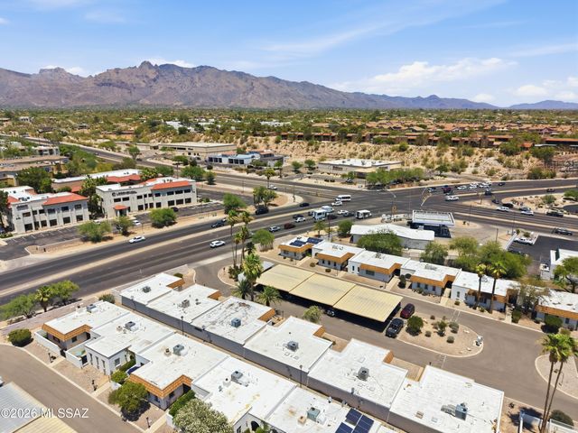 660 E River Road W, Tucson, AZ 85704