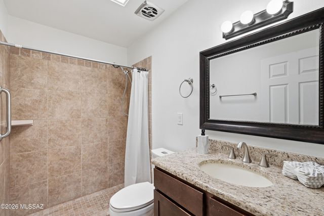 660 E River Road W, Tucson, AZ 85704