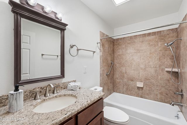 660 E River Road W, Tucson, AZ 85704