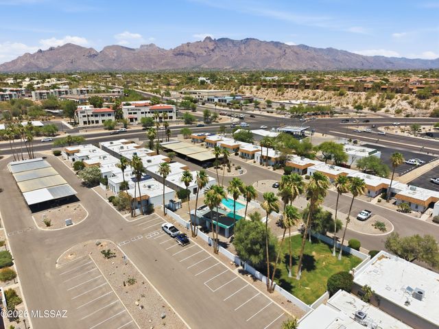 660 E River Road W, Tucson, AZ 85704