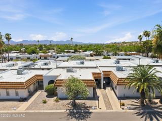 660 E River Road W, Tucson, AZ 85704