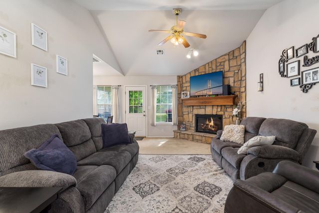1003 Quail Run Road, Grove, OK 74344