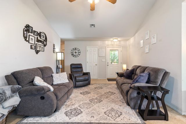 1003 Quail Run Road, Grove, OK 74344
