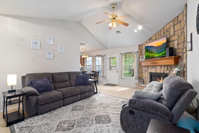 1003 Quail Run Road, Grove, OK 74344