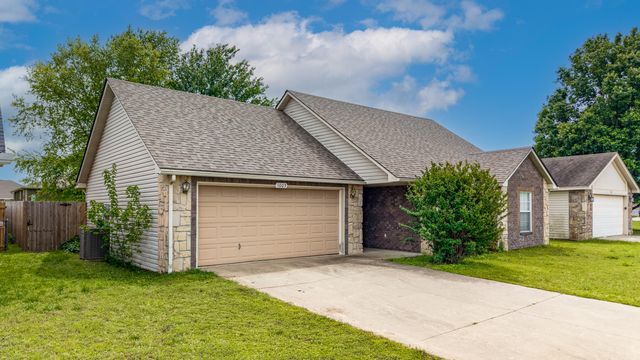 1003 Quail Run Road, Grove, OK 74344