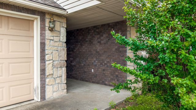 1003 Quail Run Road, Grove, OK 74344