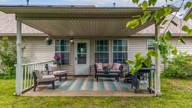 1003 Quail Run Road, Grove, OK 74344