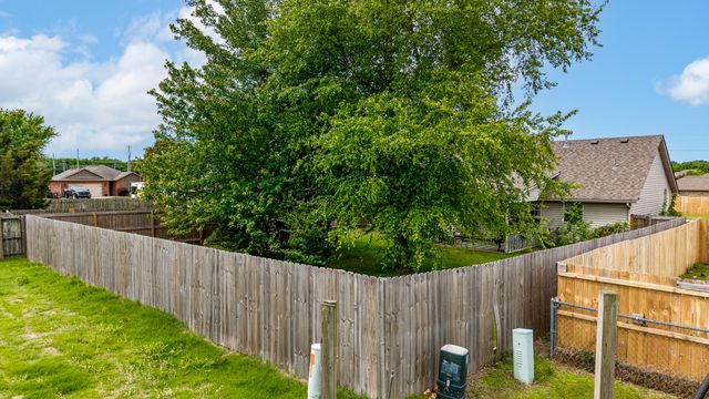 1003 Quail Run Road, Grove, OK 74344