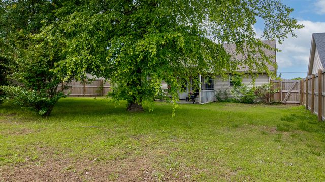 1003 Quail Run Road, Grove, OK 74344