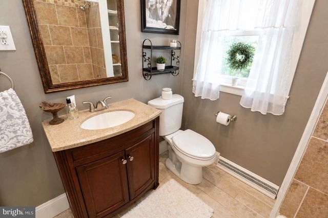 129 BUTTONWOOD ST, Mt Holly, NJ 08060