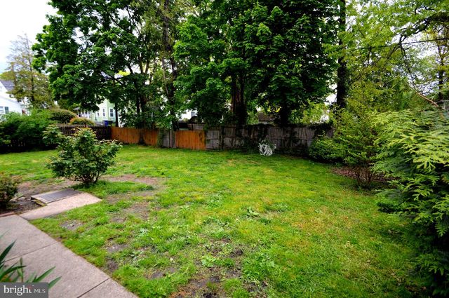 129 BUTTONWOOD ST, Mt Holly, NJ 08060