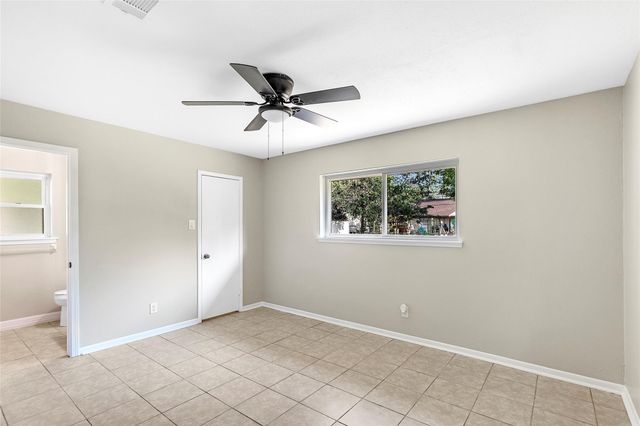 906 Broad Ripple Drive, Huffman, TX 77336