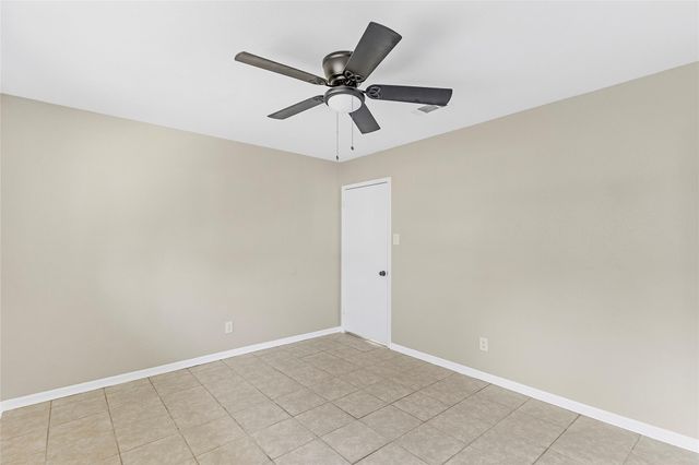 906 Broad Ripple Drive, Huffman, TX 77336