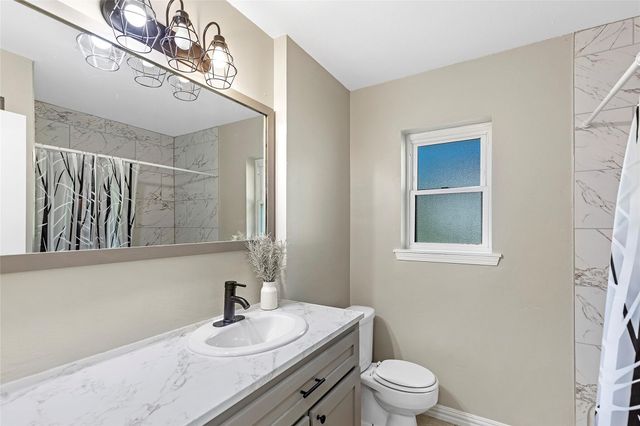 906 Broad Ripple Drive, Huffman, TX 77336