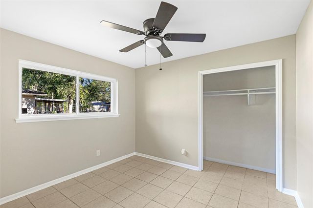 906 Broad Ripple Drive, Huffman, TX 77336