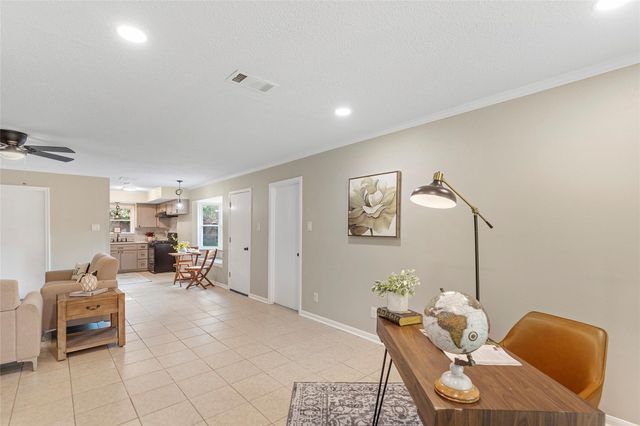 906 Broad Ripple Drive, Huffman, TX 77336