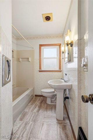 1321 Spangler Road NE, Canton, OH 44714