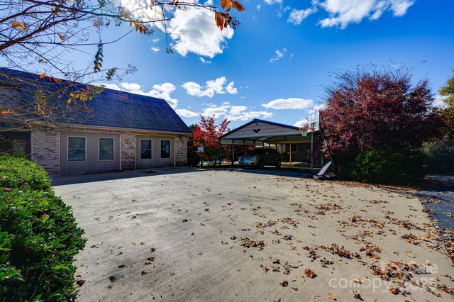 1071 Caleb Setzer Road, Newton, NC 28658