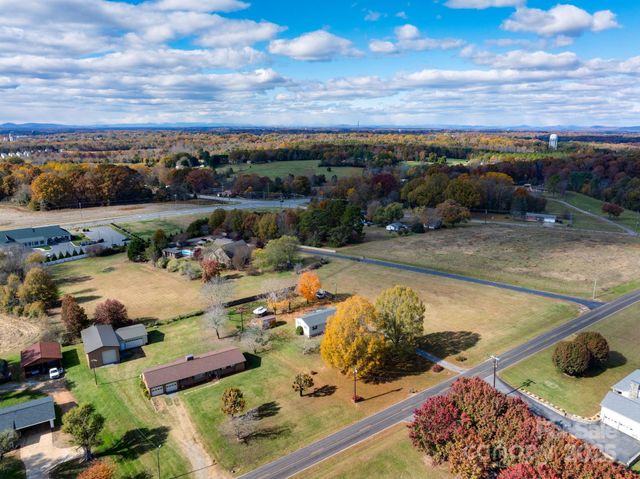 1071 Caleb Setzer Road, Newton, NC 28658