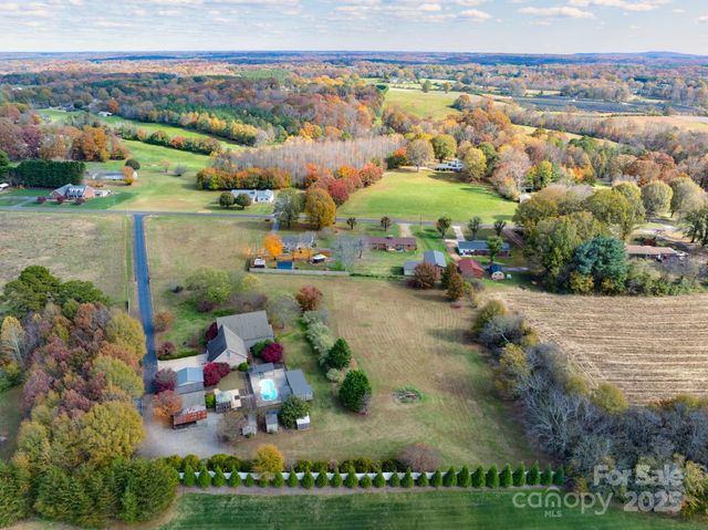 1071 Caleb Setzer Road, Newton, NC 28658