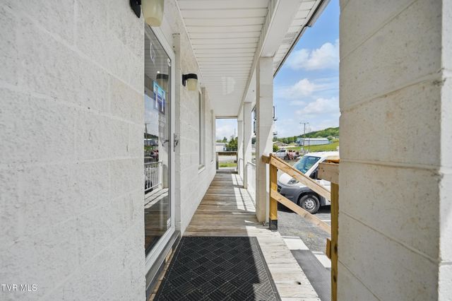 25239 Lee Highway, Abingdon, VA 24211
