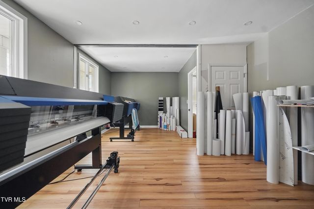 25239 Lee Highway, Abingdon, VA 24211