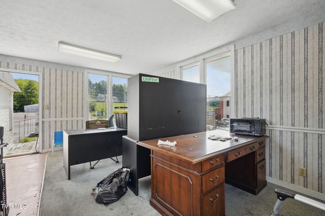 25239 Lee Highway, Abingdon, VA 24211