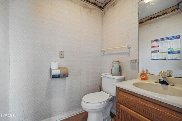 25239 Lee Highway, Abingdon, VA 24211
