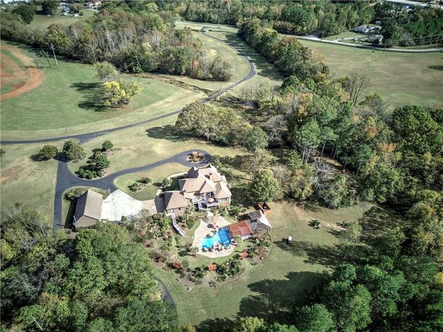 353 Old Tennessee NE Highway, White, GA 30184