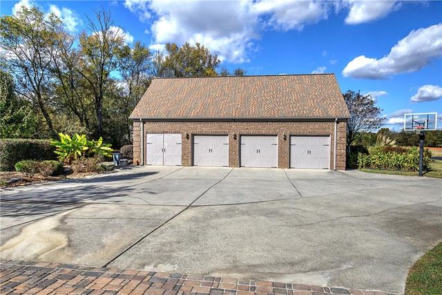 353 Old Tennessee NE Highway, White, GA 30184