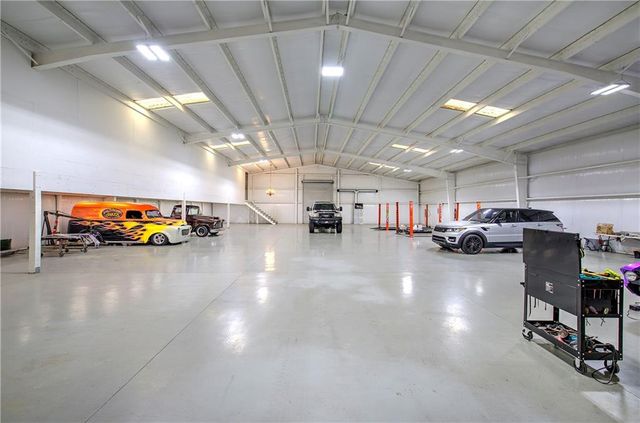 353 Old Tennessee NE Highway, White, GA 30184