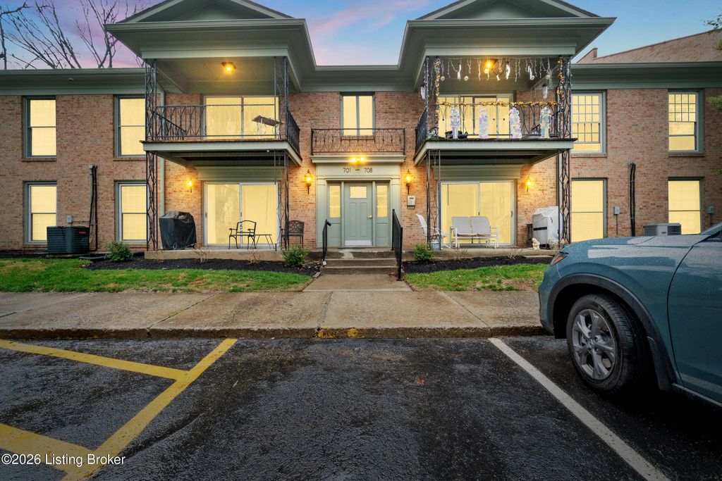 706 Highwood Dr, Louisville, KY 40206