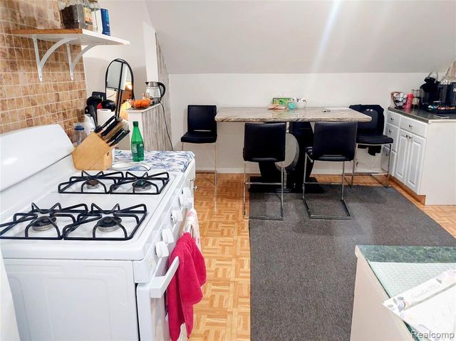 2214 Florian Street, Hamtramck, MI 48212