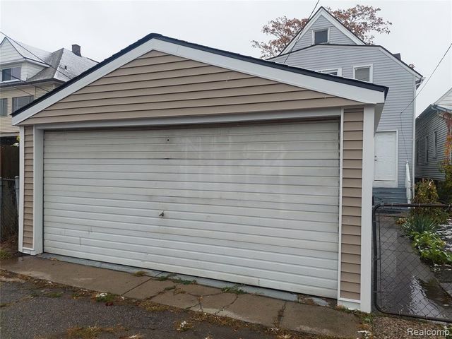 2214 Florian Street, Hamtramck, MI 48212