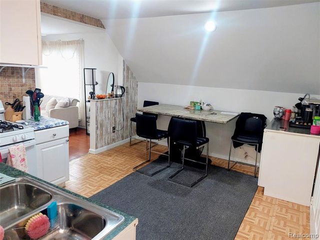 2214 Florian Street, Hamtramck, MI 48212