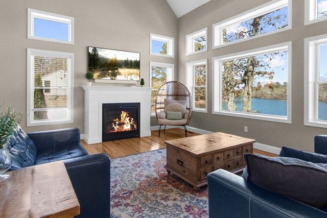 137-138 Sandy Beach Rd, Plymouth, MA 02360