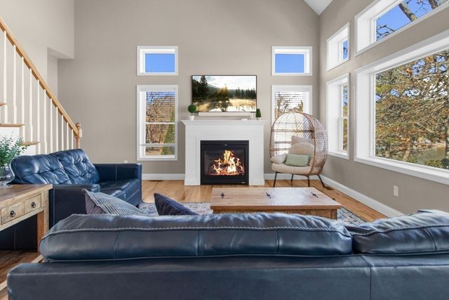 137-138 Sandy Beach Rd, Plymouth, MA 02360