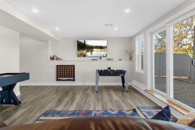 137-138 Sandy Beach Rd, Plymouth, MA 02360