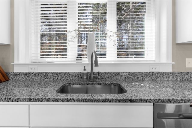 137-138 Sandy Beach Rd, Plymouth, MA 02360