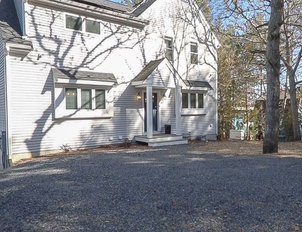 137-138 Sandy Beach Rd, Plymouth, MA 02360