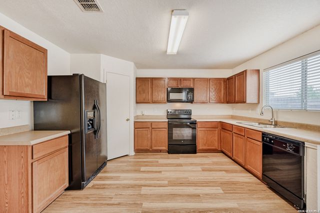 2606 Thunder Gulch, San Antonio, TX 78245