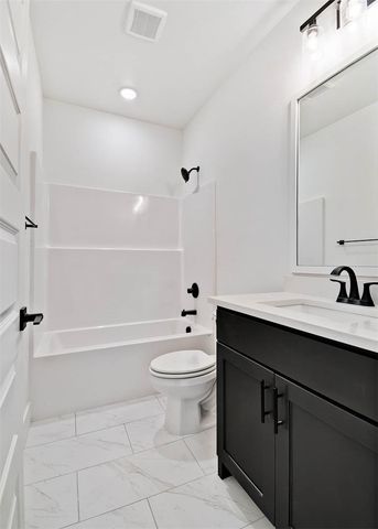 8 Kinross Drive, Bella Vista, AR 72715