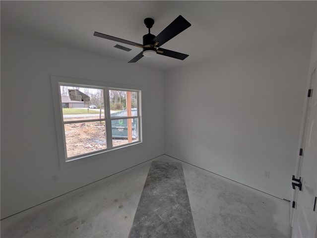 8 Kinross Drive, Bella Vista, AR 72715