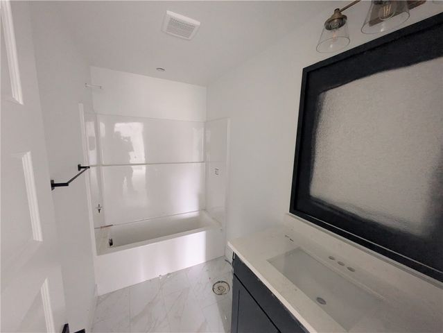 8 Kinross Drive, Bella Vista, AR 72715