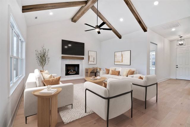 8 Kinross Drive, Bella Vista, AR 72715