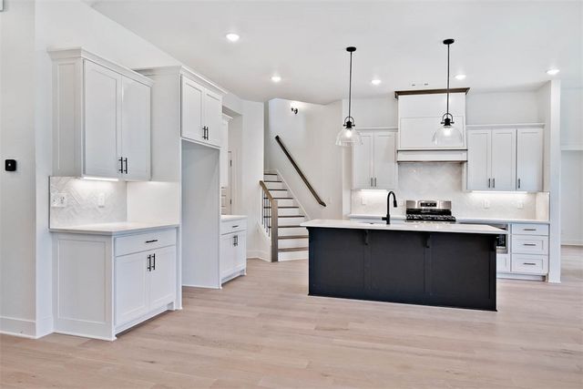 8 Kinross Drive, Bella Vista, AR 72715