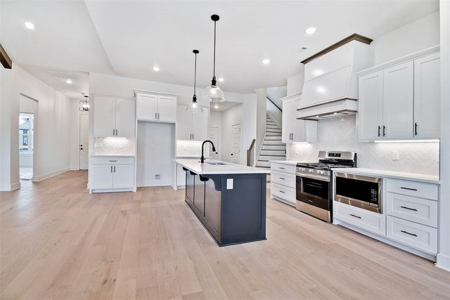 8 Kinross Drive, Bella Vista, AR 72715