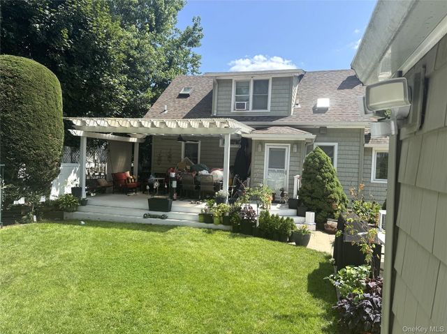 238 Laclede Avenue, Uniondale, NY 11553