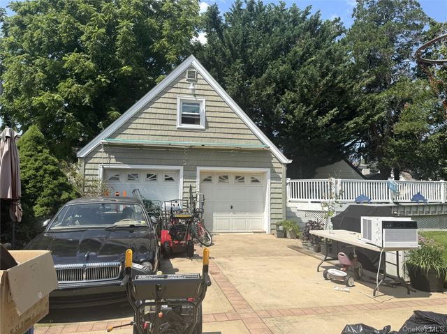 238 Laclede Avenue, Uniondale, NY 11553
